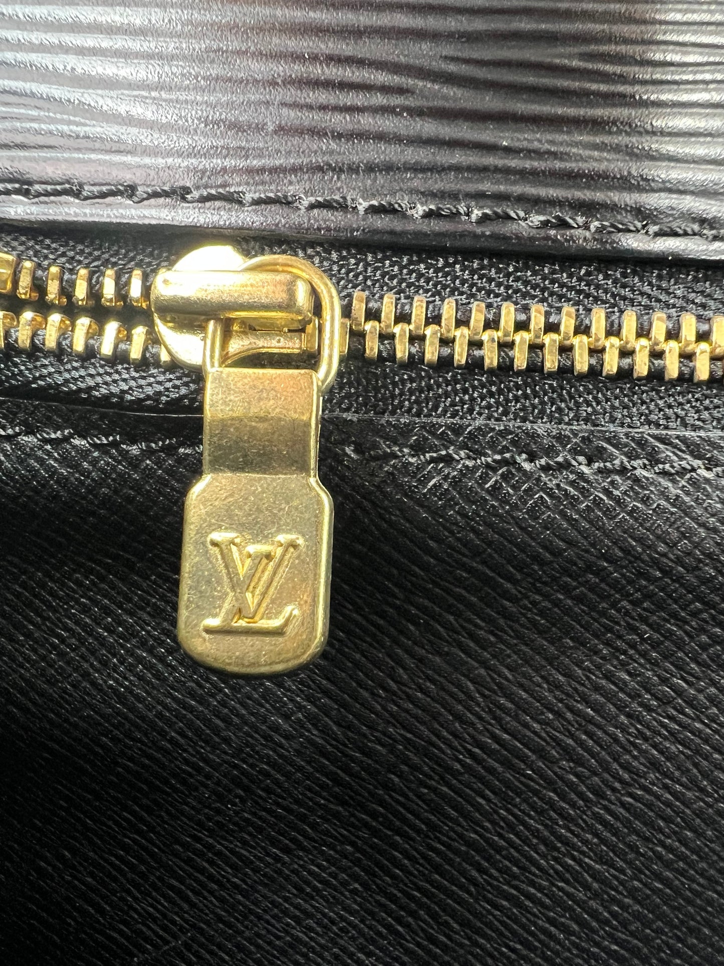 Louis Vuitton Epi Monceau 28