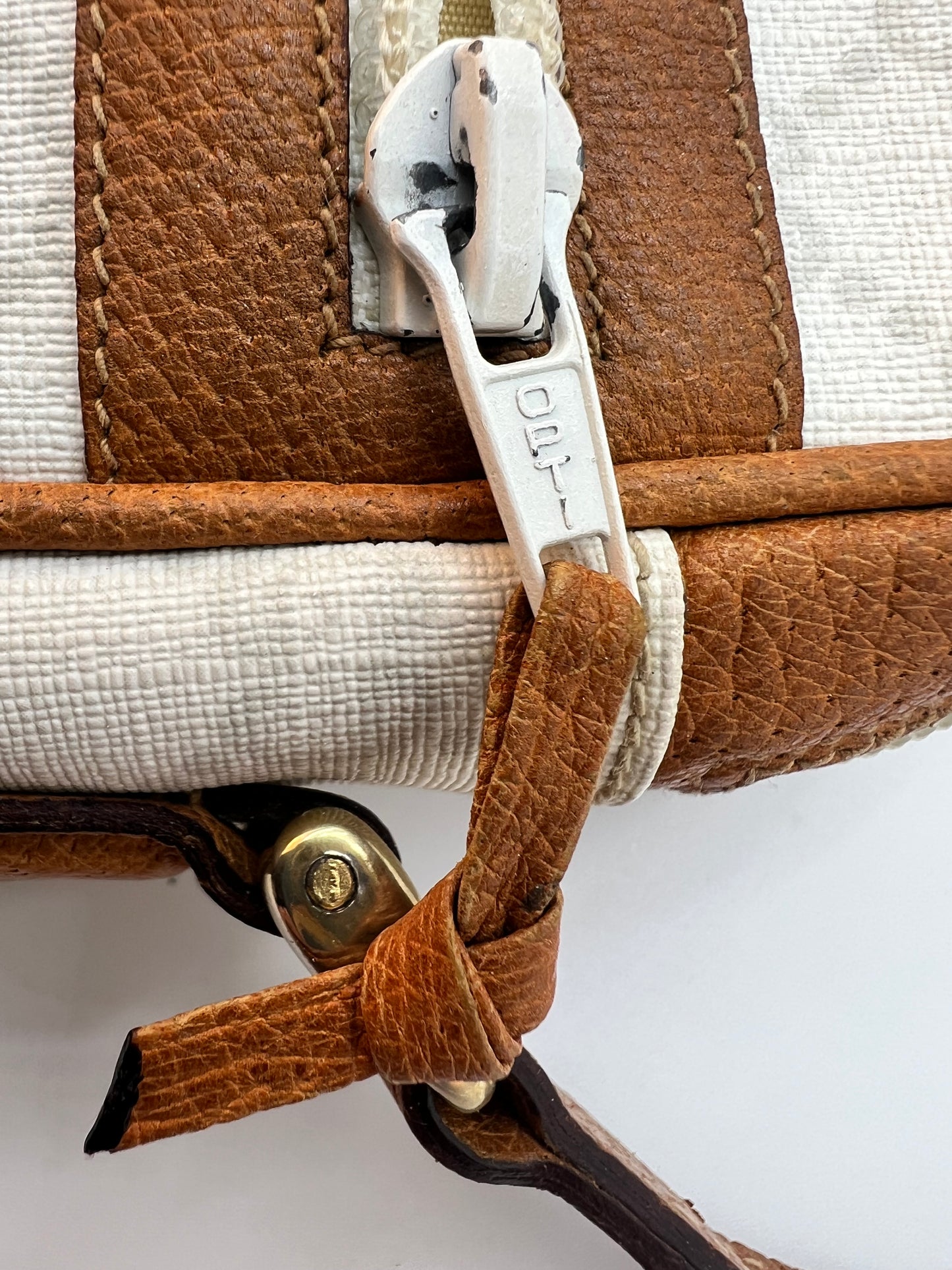 Gucci Plus Vintage Crossbody