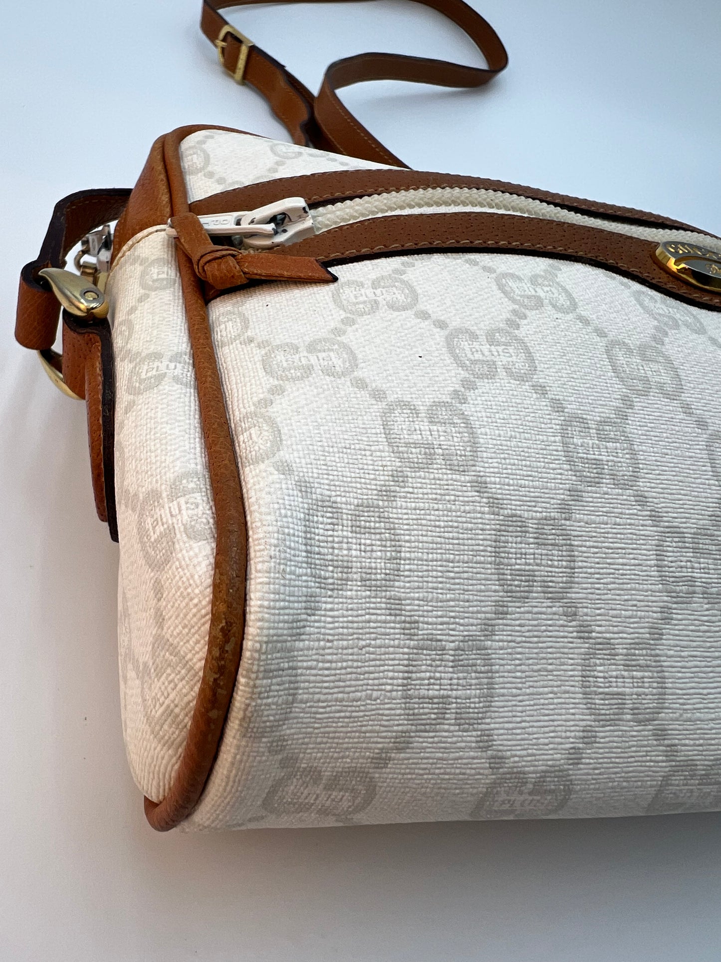 Gucci Plus Vintage Crossbody