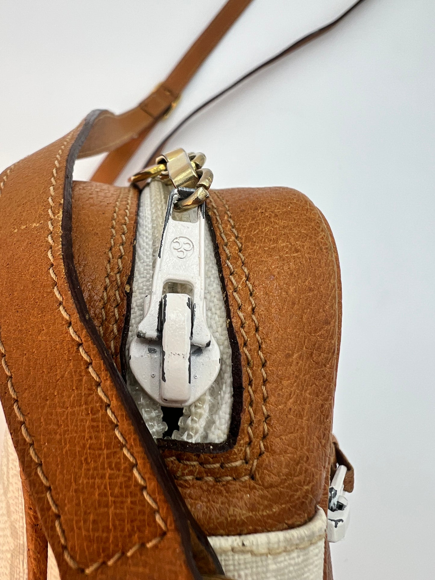 Gucci Plus Vintage Crossbody