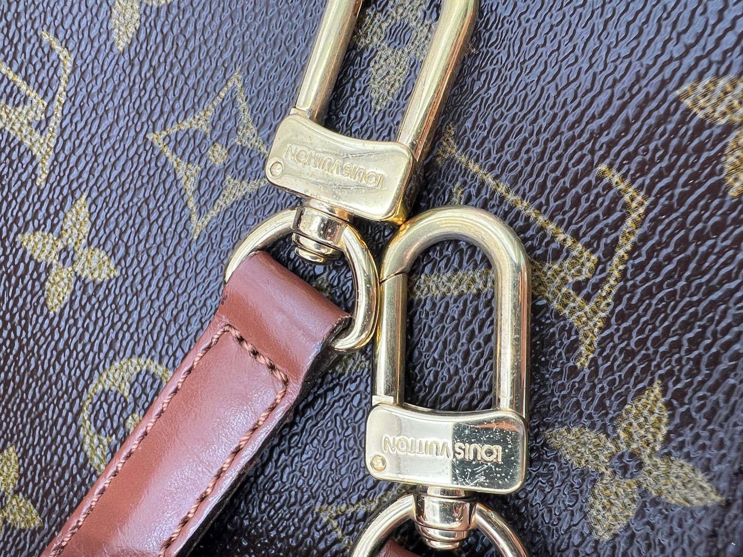 Louis Vuitton Monceau 28