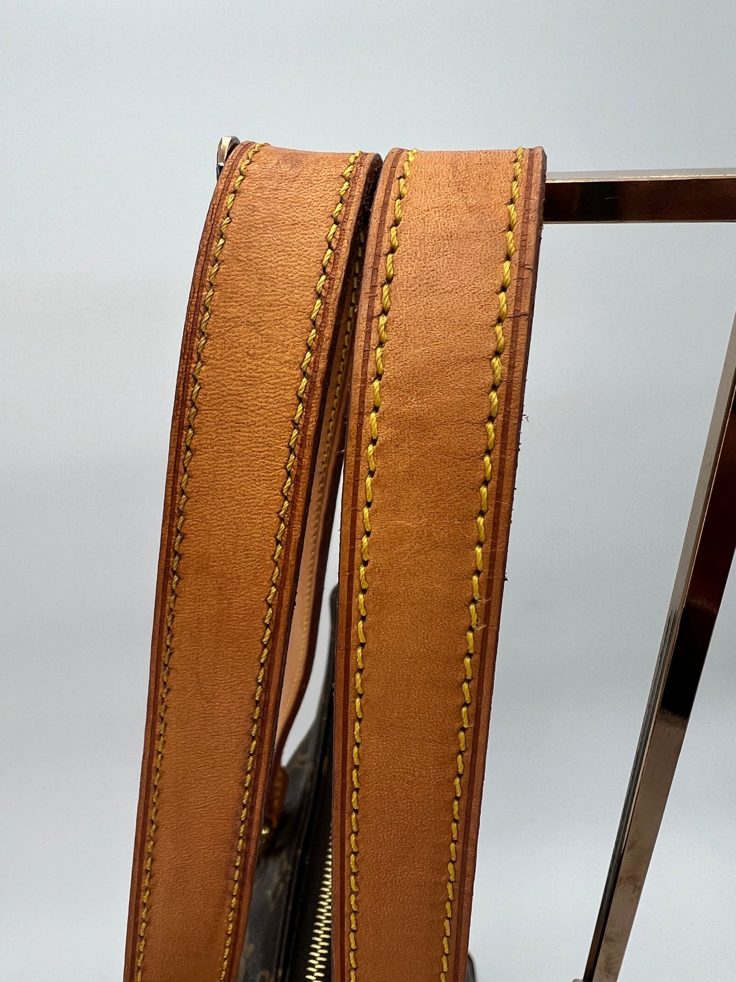 Louis Vuitton Cabas Mezzo