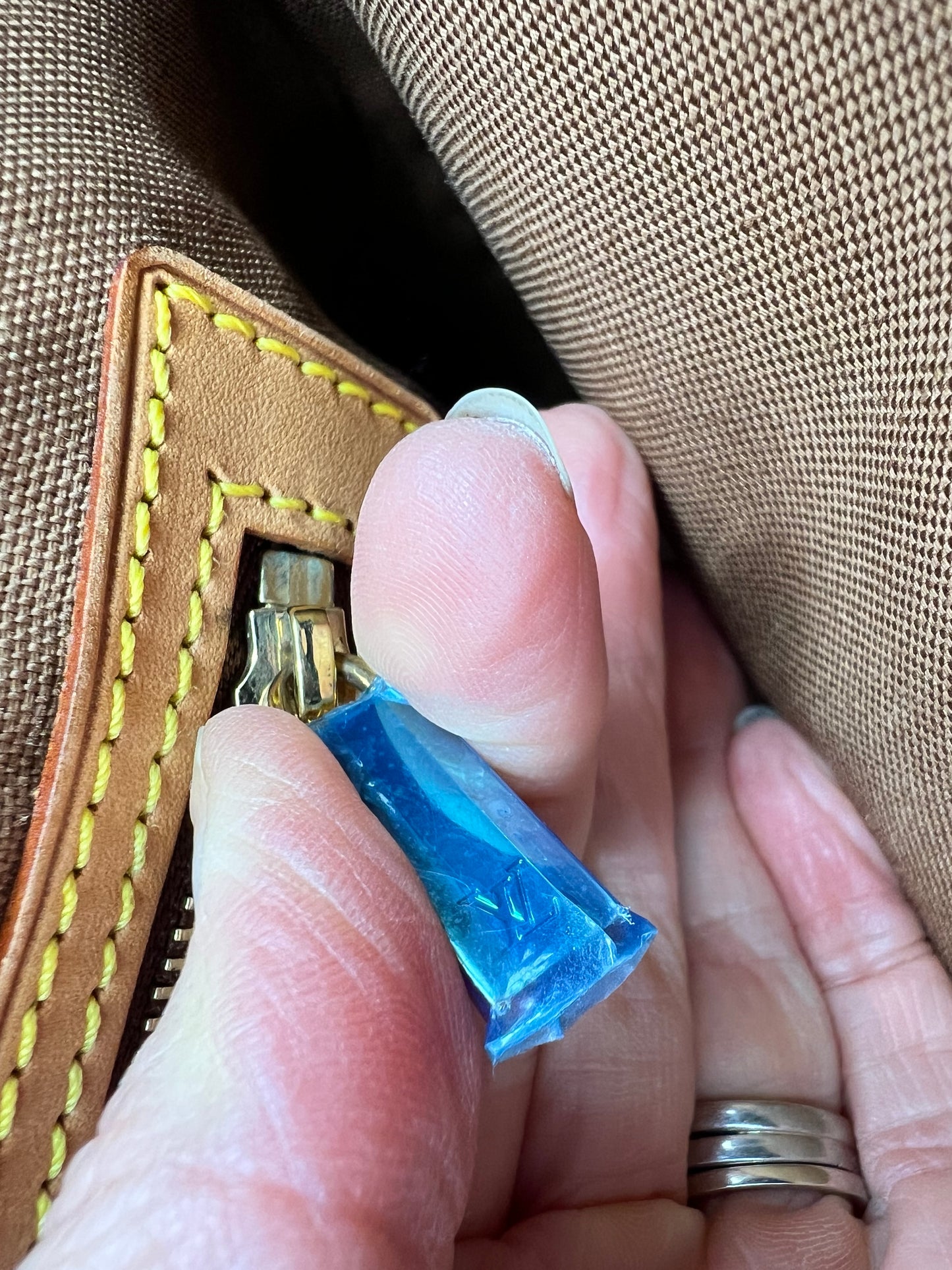 Louis Vuitton Cabas Mezzo