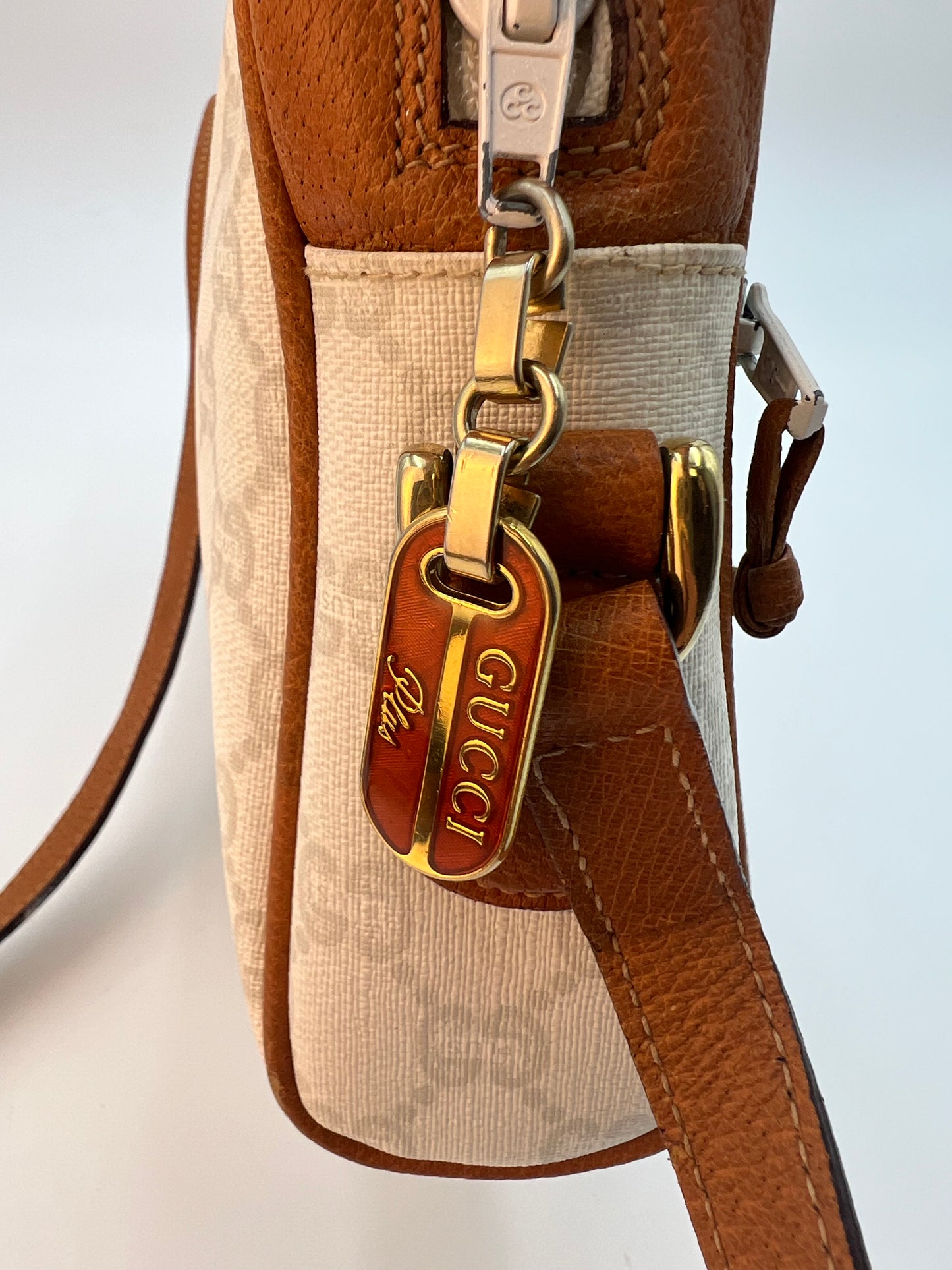Gucci Plus Vintage Crossbody