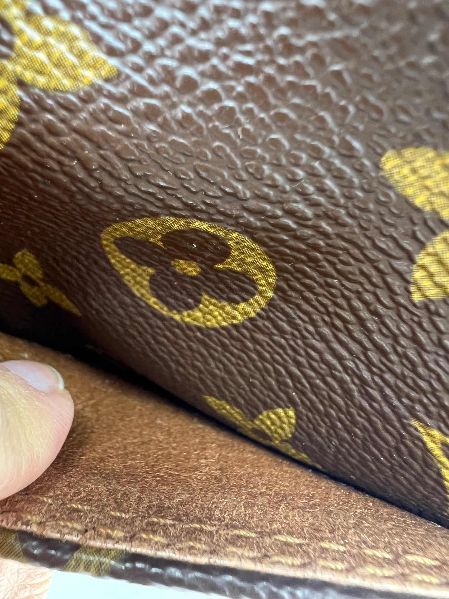 Louis Vuitton Weekender PM