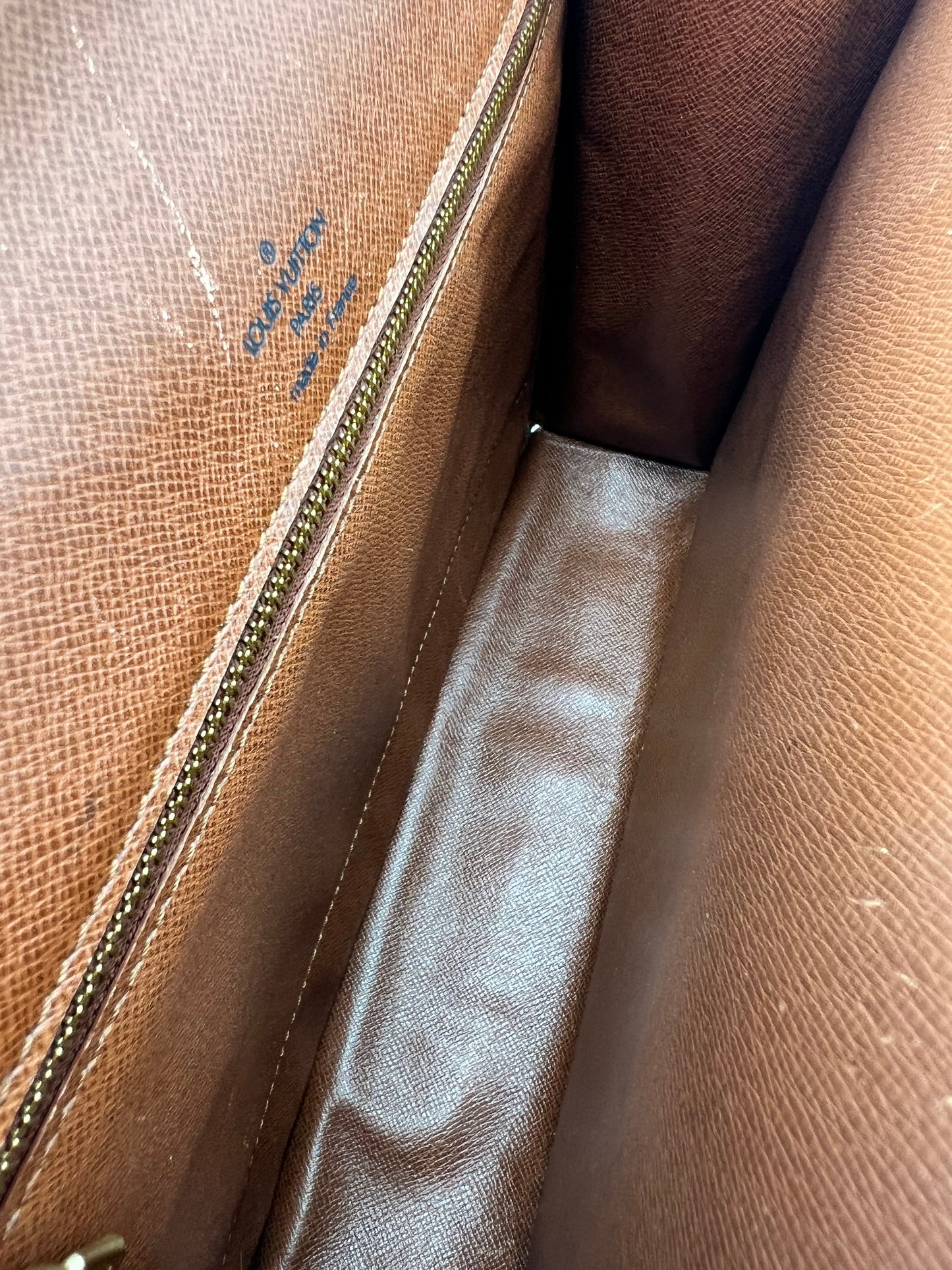 Louis Vuitton Monceau 28