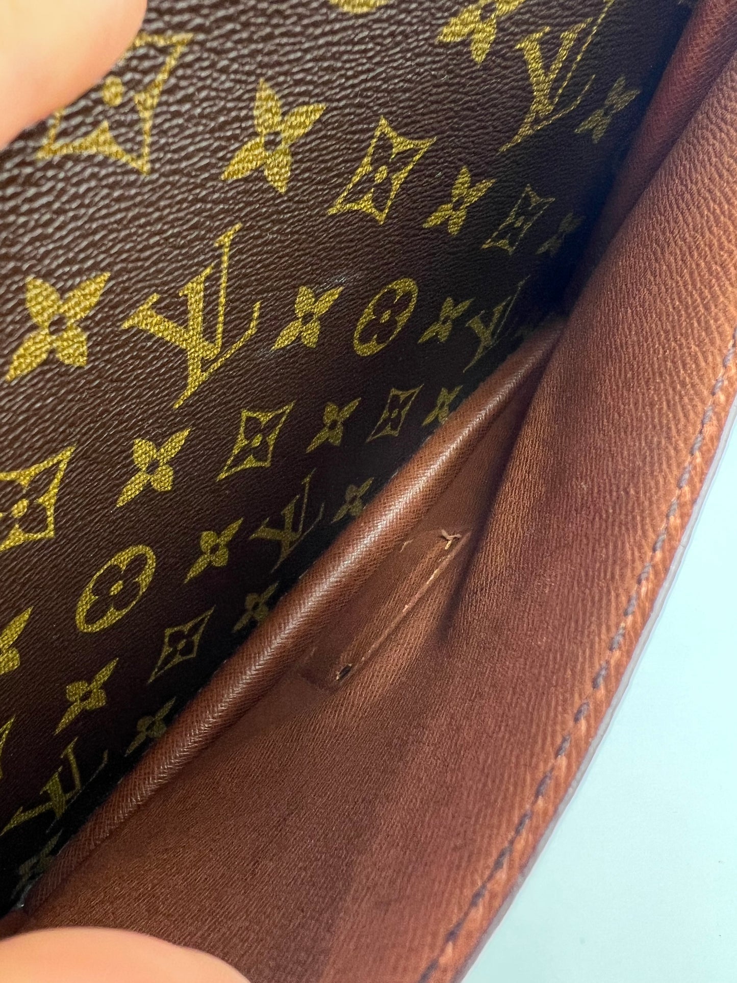 Louis Vuitton Monceau 28