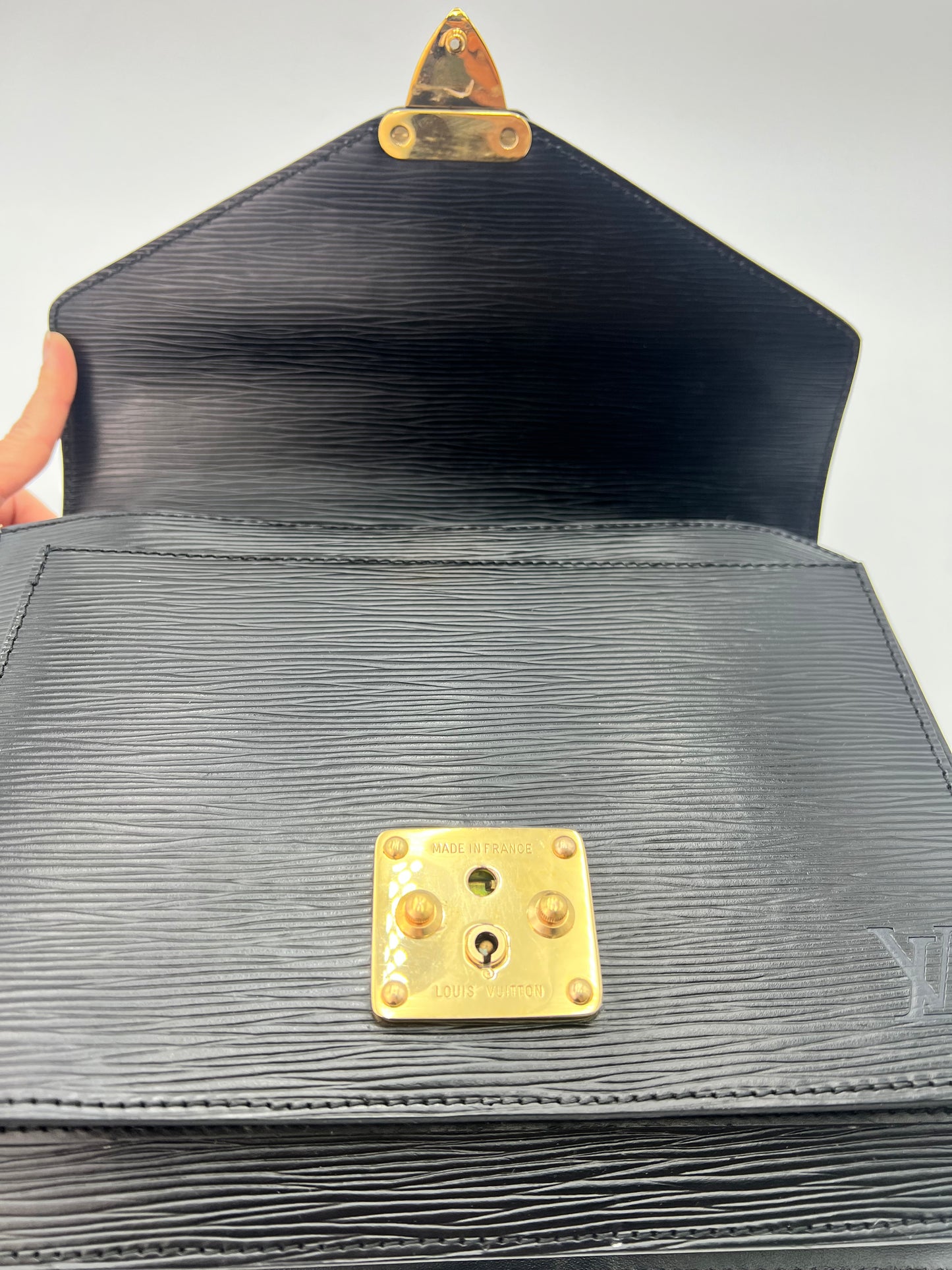 Louis Vuitton Epi Monceau 28