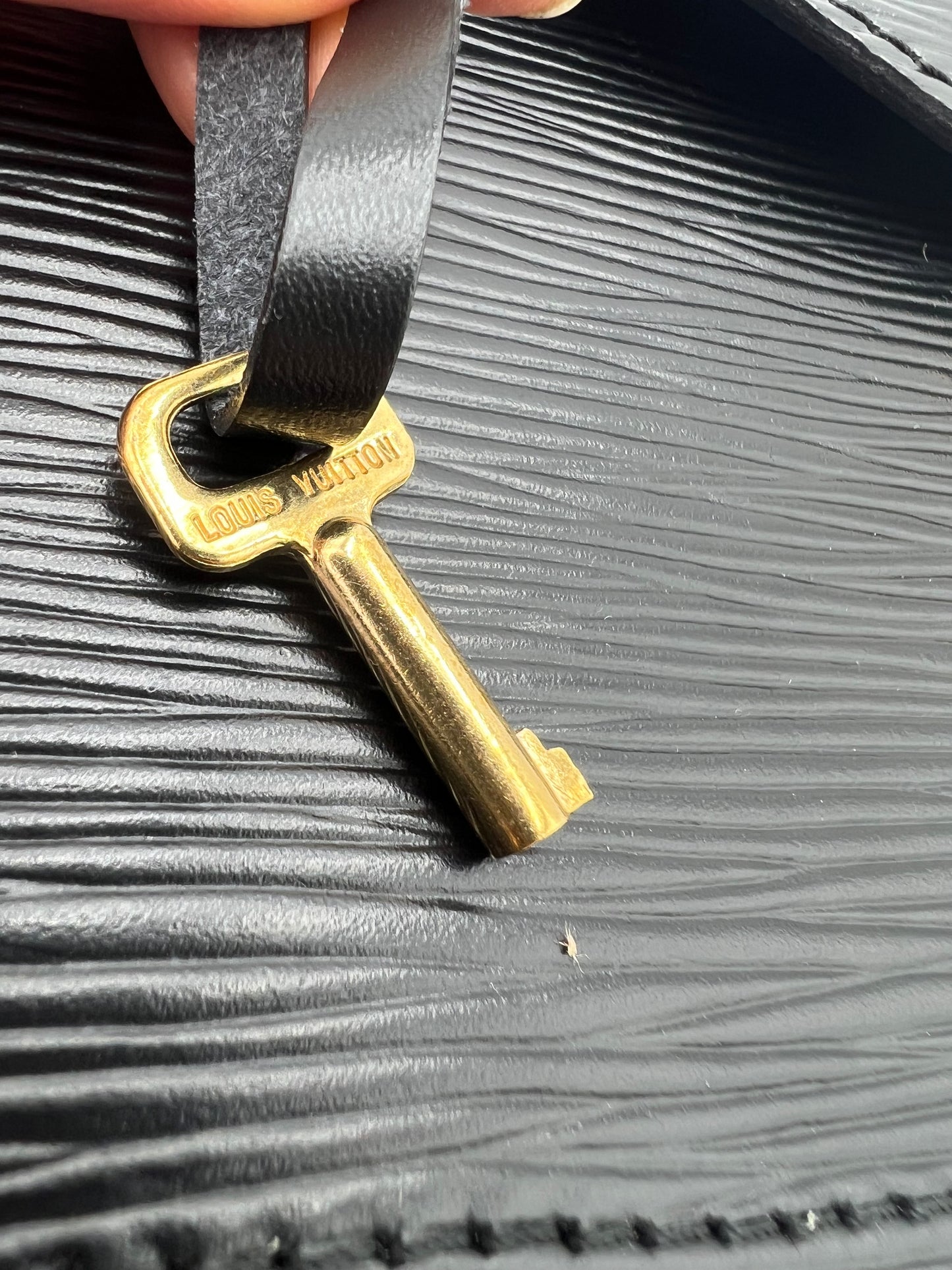 Louis Vuitton Epi Monceau 28