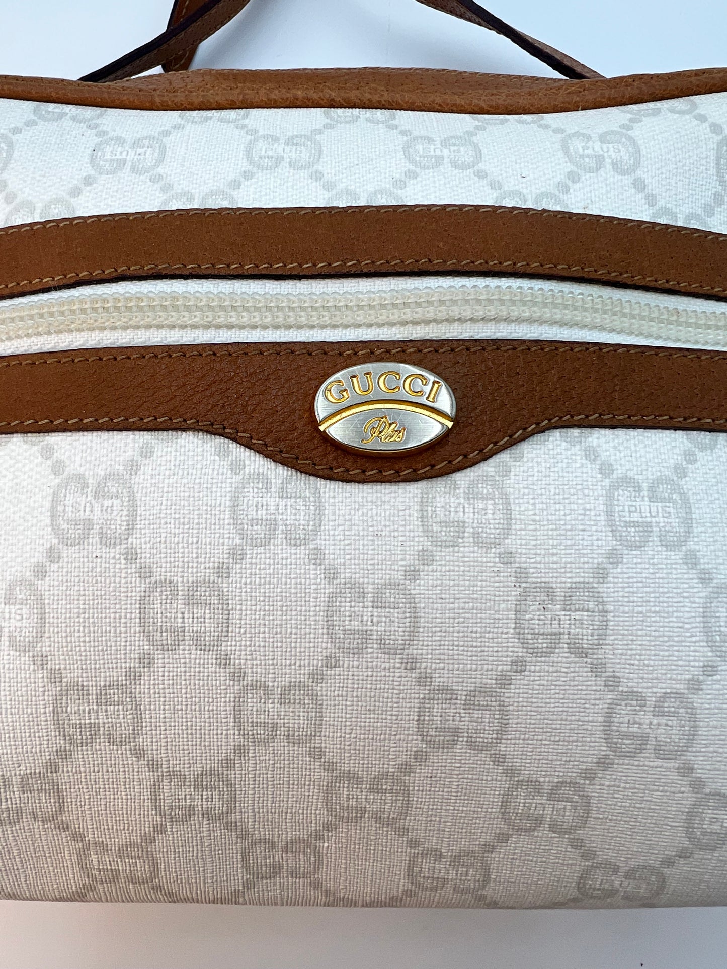 Gucci Plus Vintage Crossbody