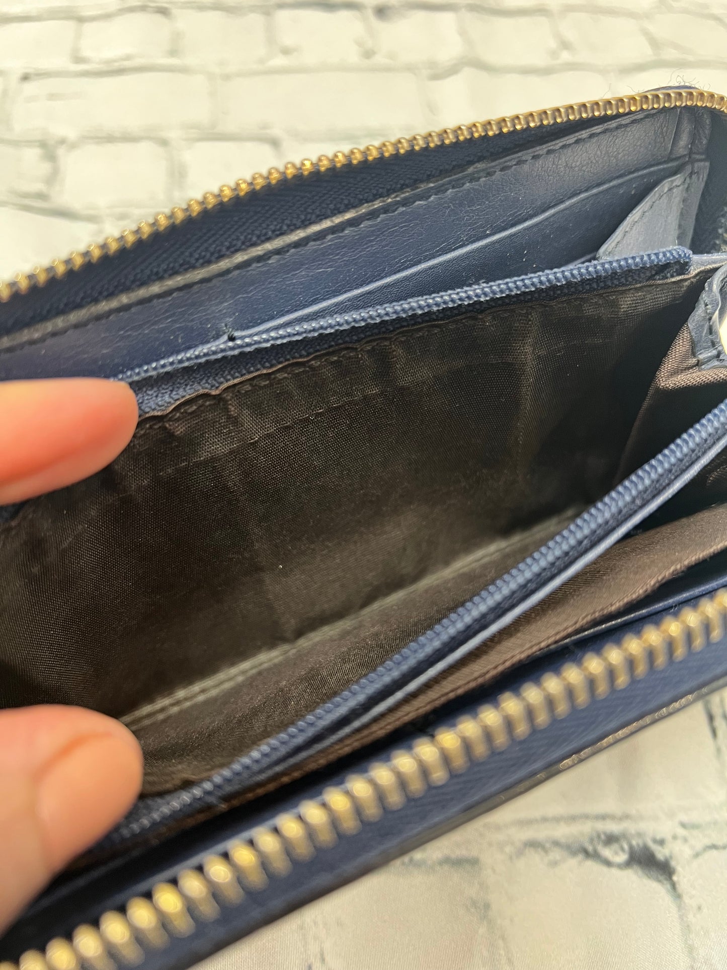 Gucci Patent SOHO Zippy Wallet - Navy