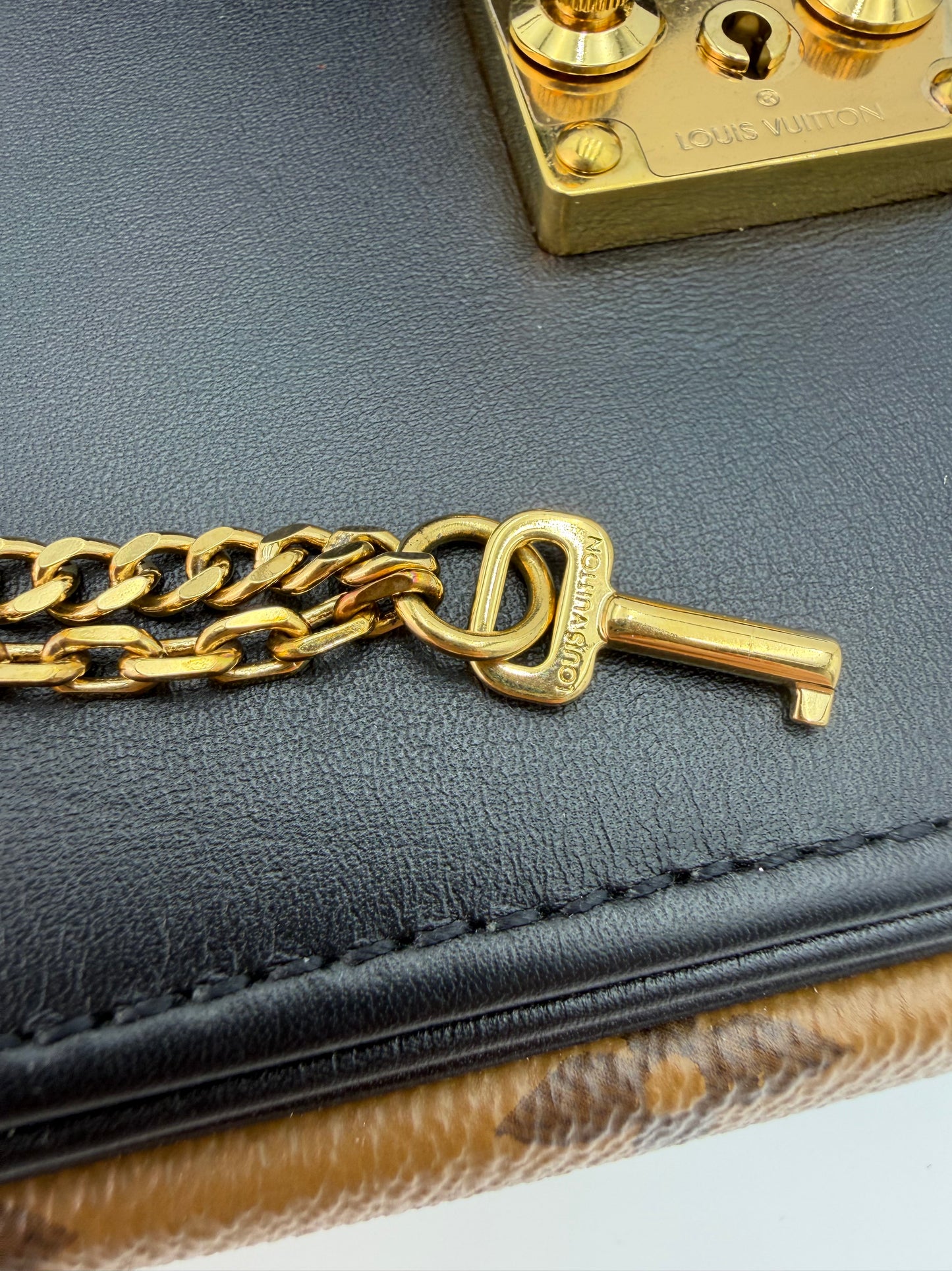 Louis Vuitton Pochette Métis Reverse Brogue