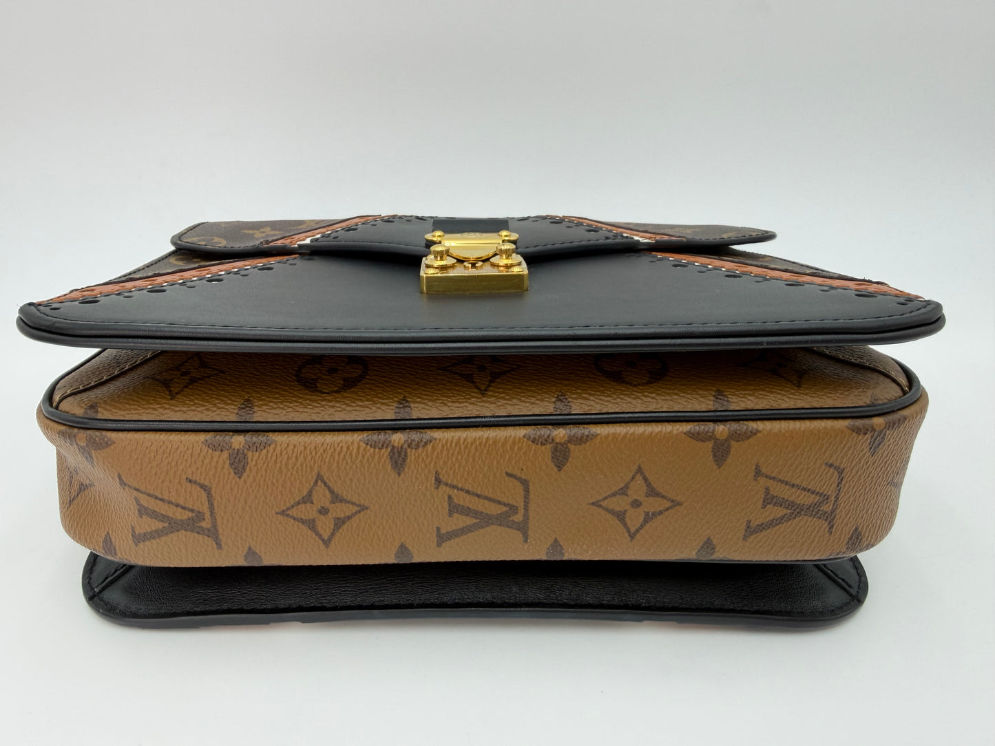 Louis Vuitton Pochette Métis Reverse Brogue