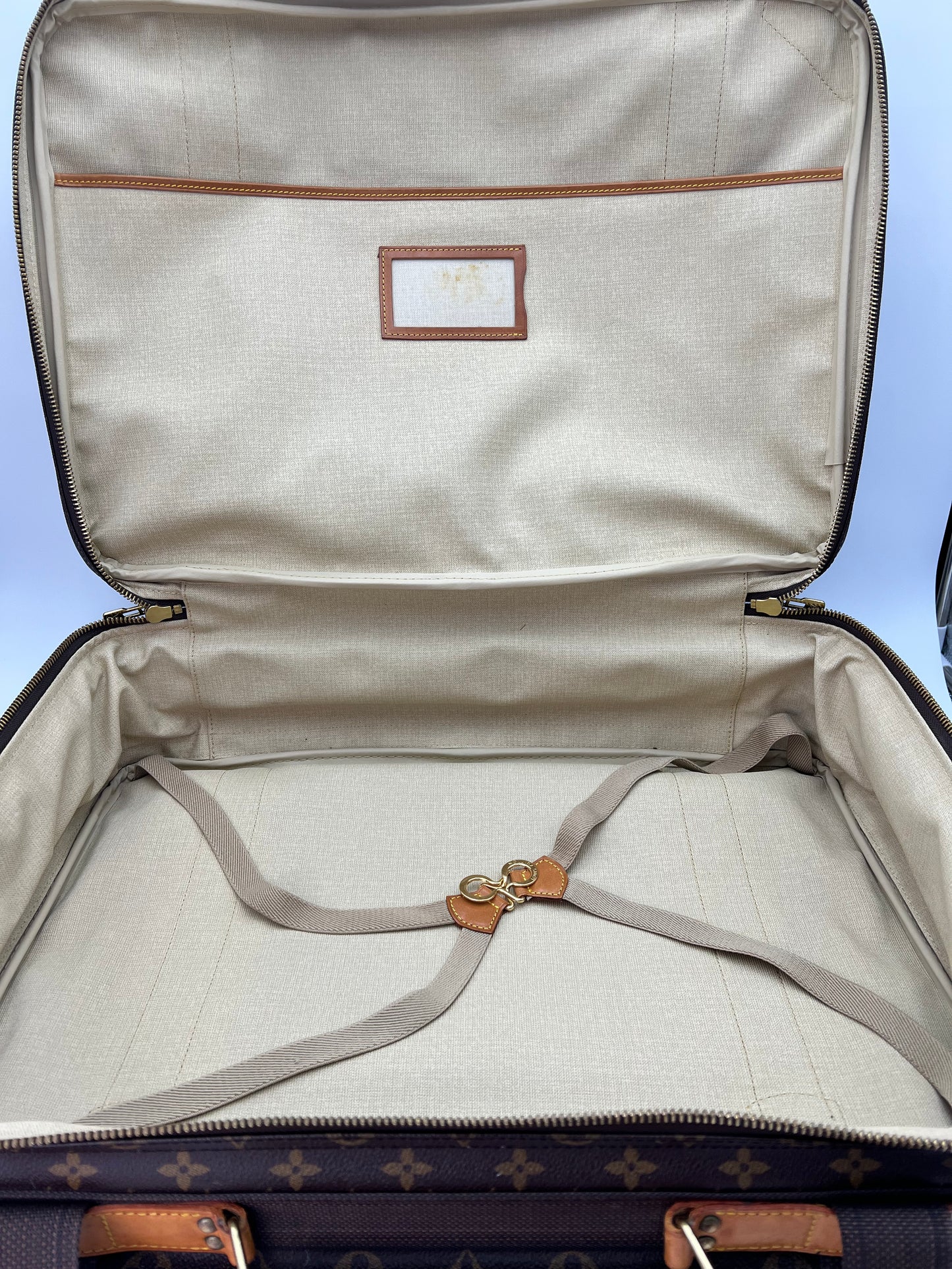 Louis Vuitton Satellite 53