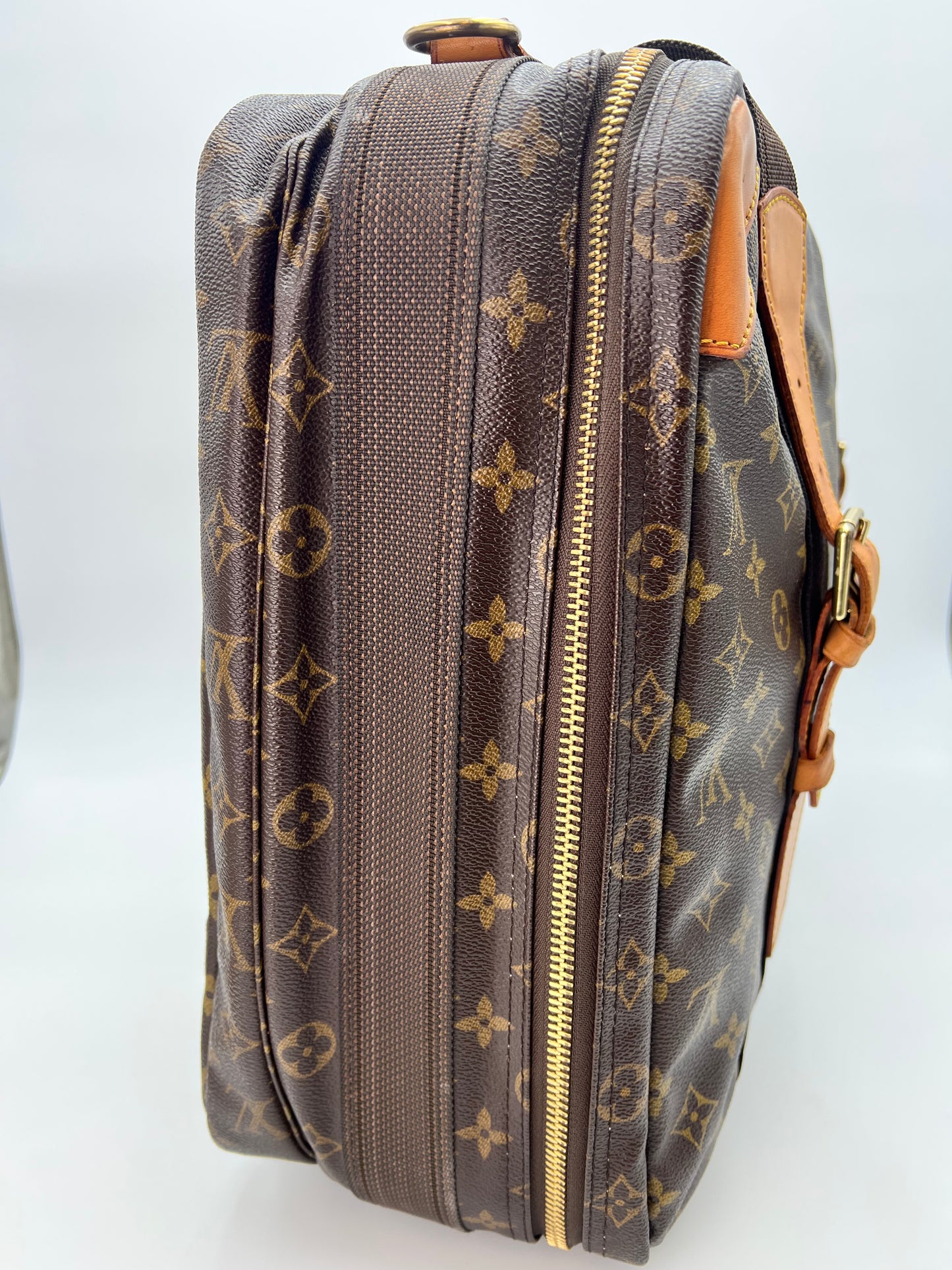 Louis Vuitton Satellite 53