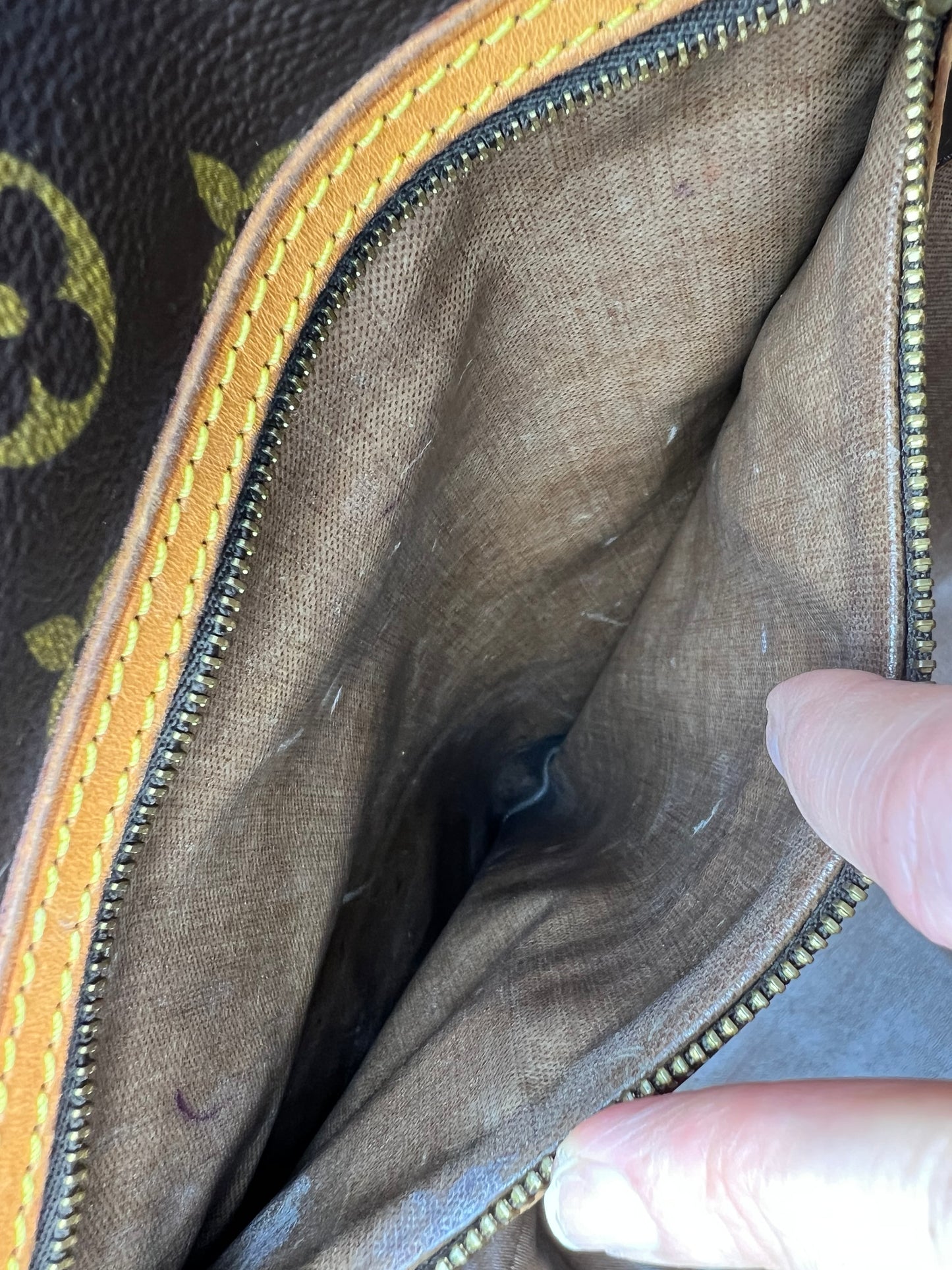 Louis Vuitton Sac Shopping Tote