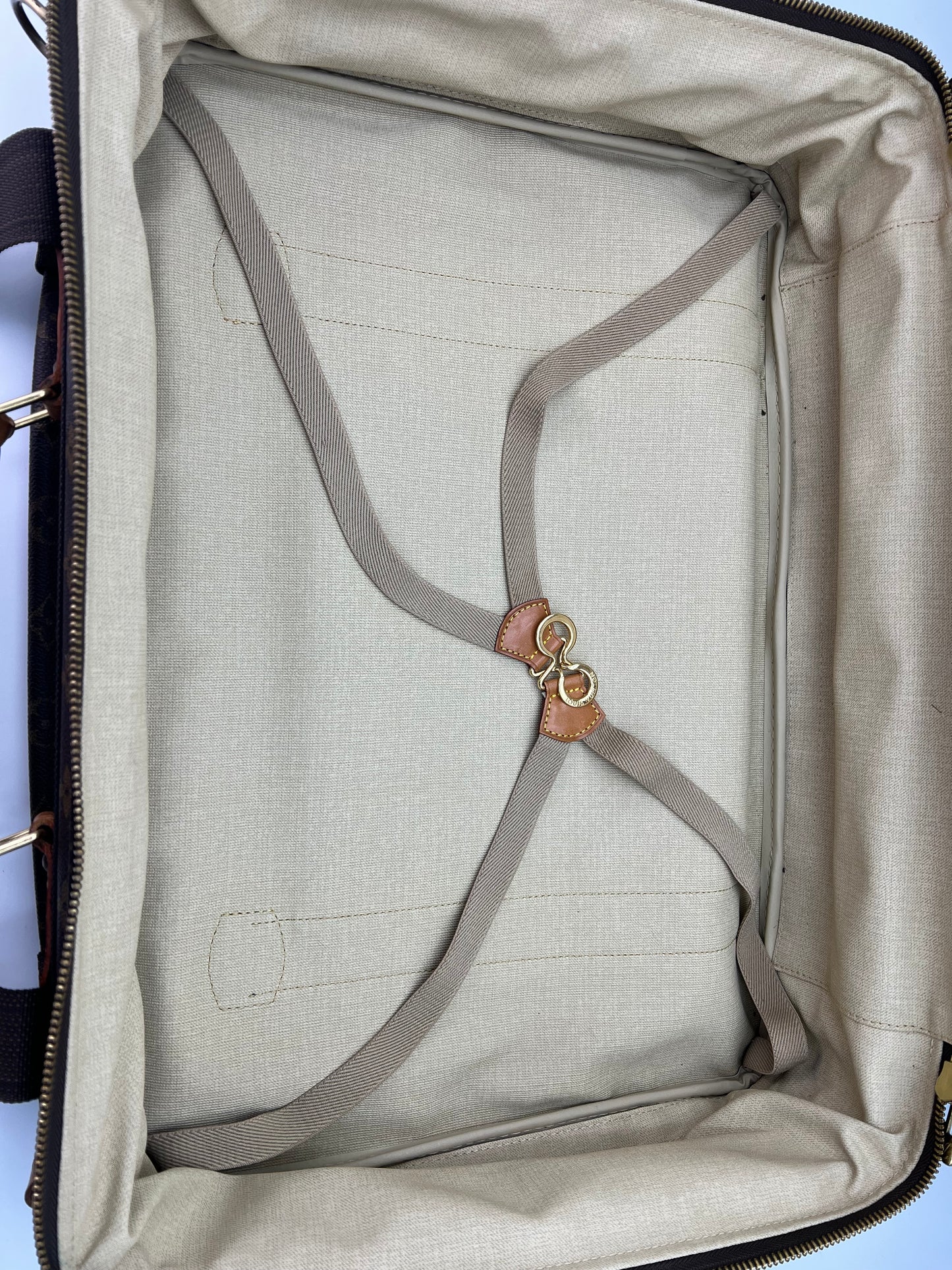 Louis Vuitton Satellite 53