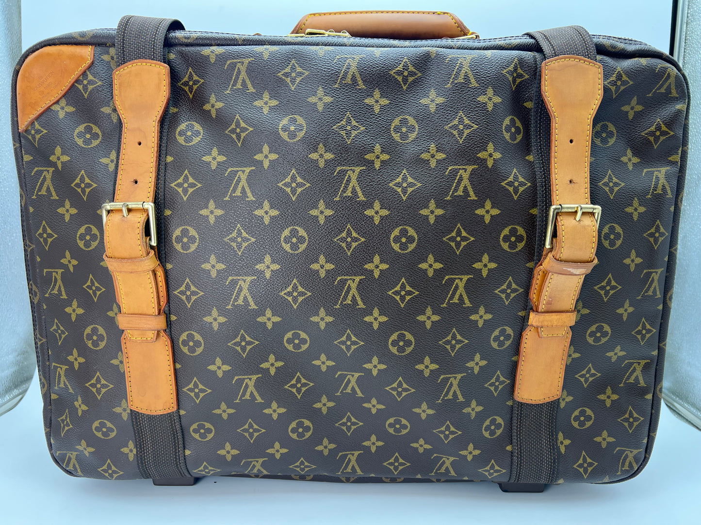 Louis Vuitton Satellite 53