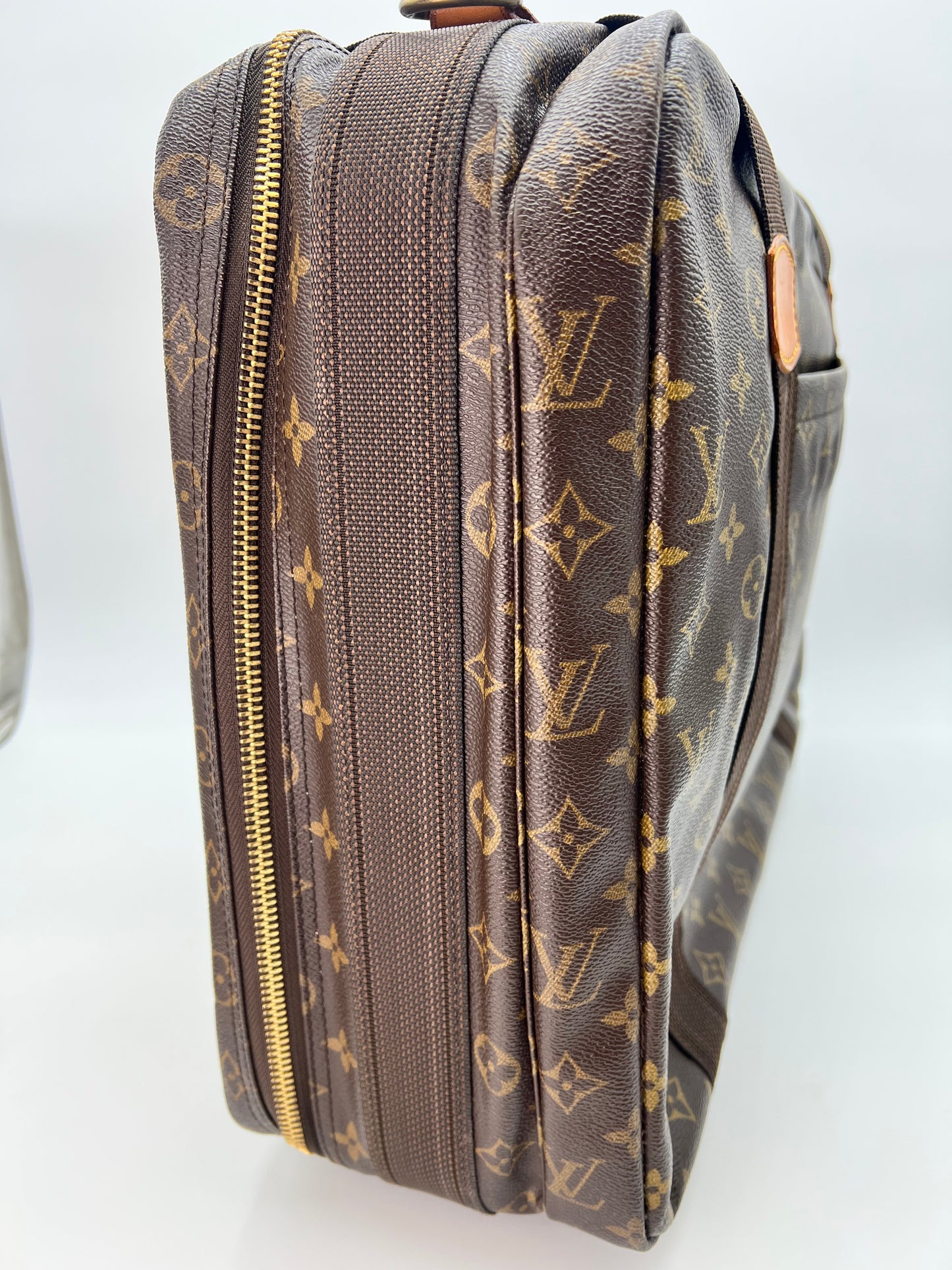 Louis Vuitton Satellite 53