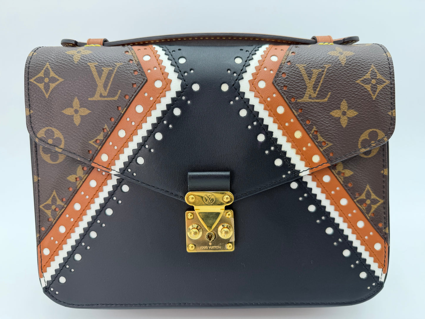 Louis Vuitton Pochette Métis Reverse Brogue