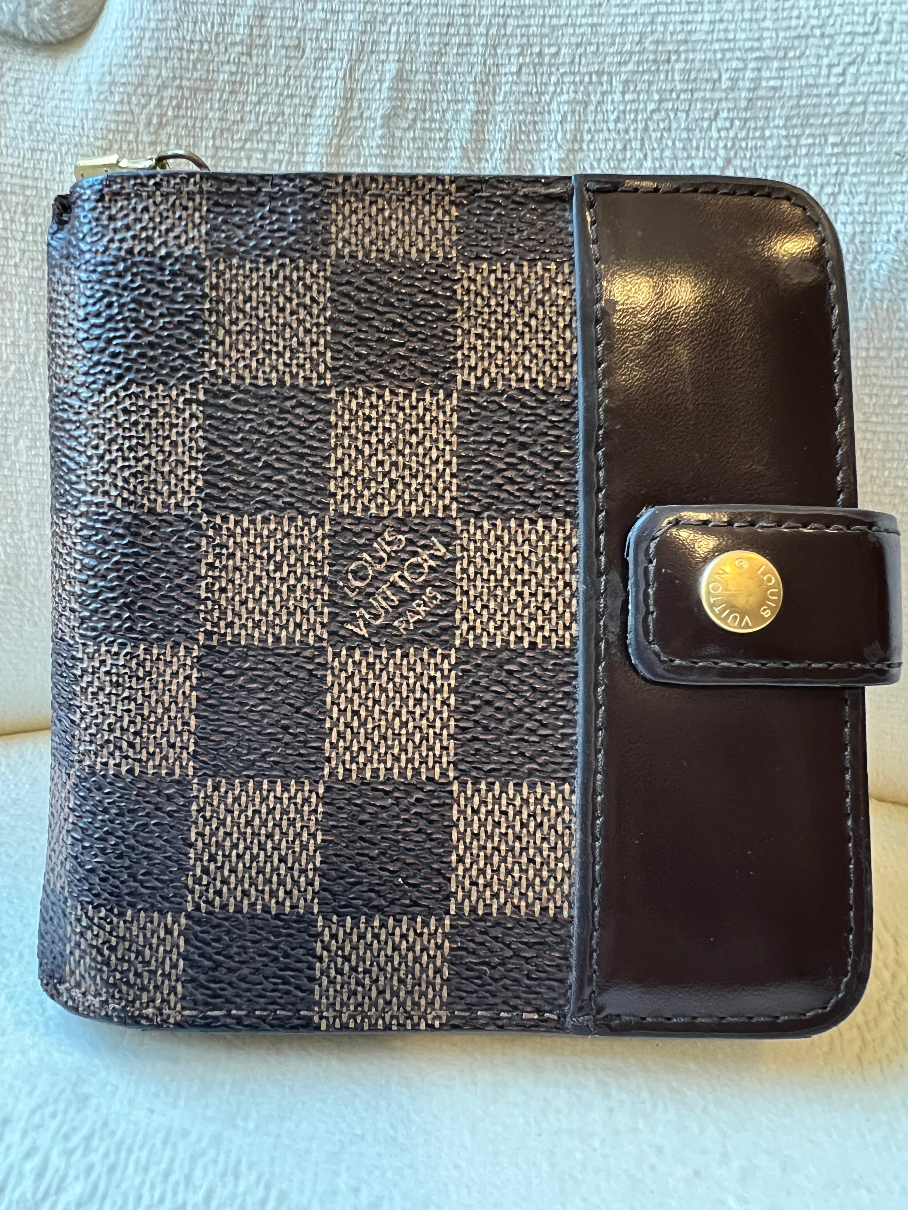 Louis Vuitton Damier deals Ebene Wallet