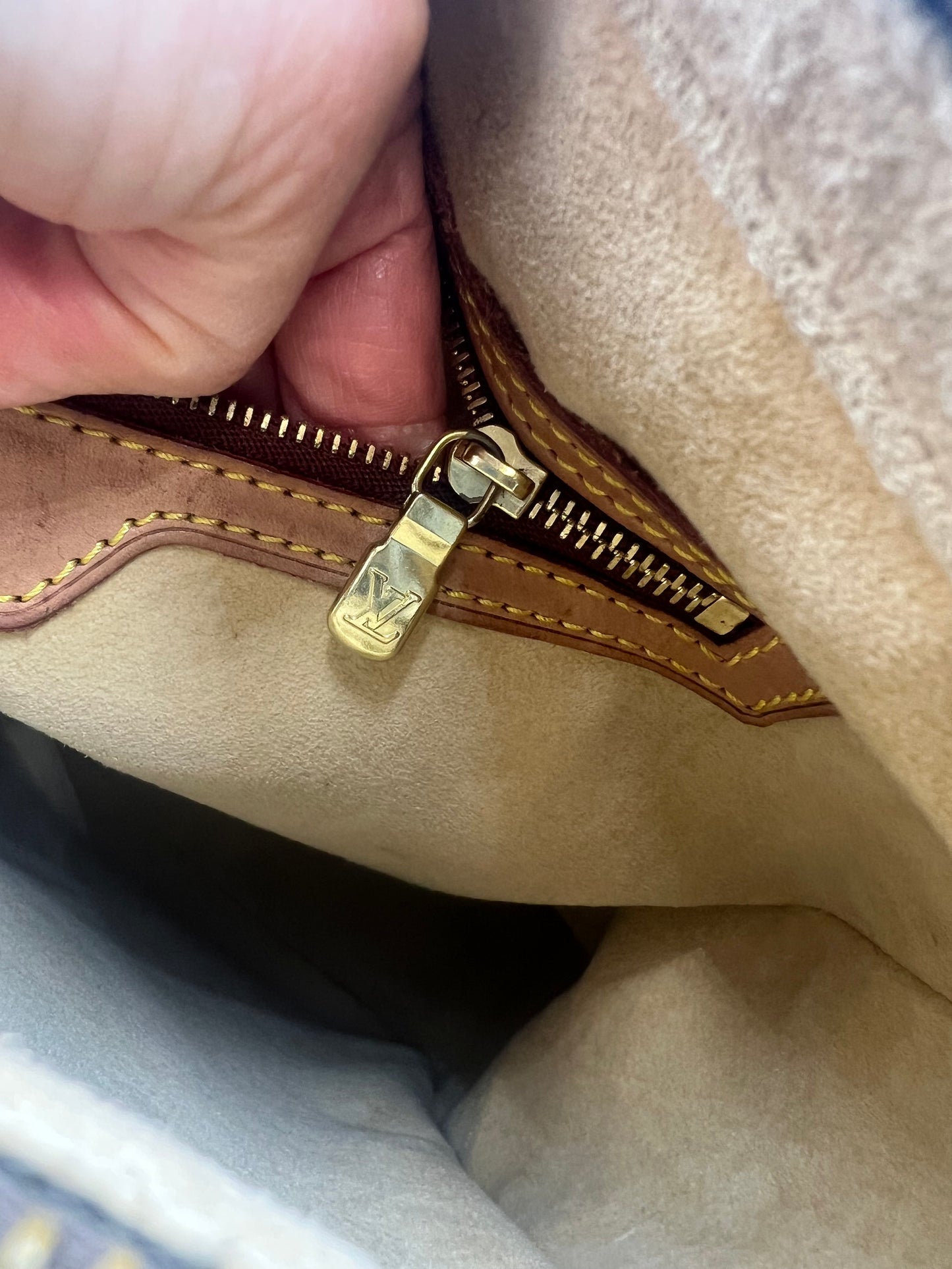 Louis Vuitton Looping GM