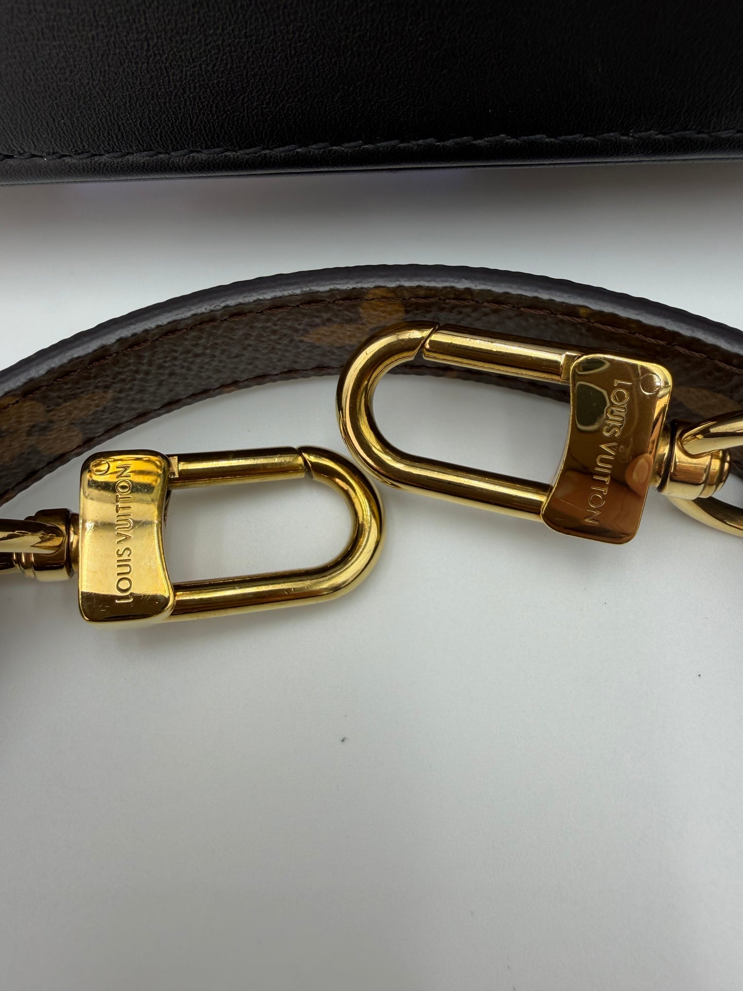 Louis Vuitton Pochette Métis Reverse Brogue
