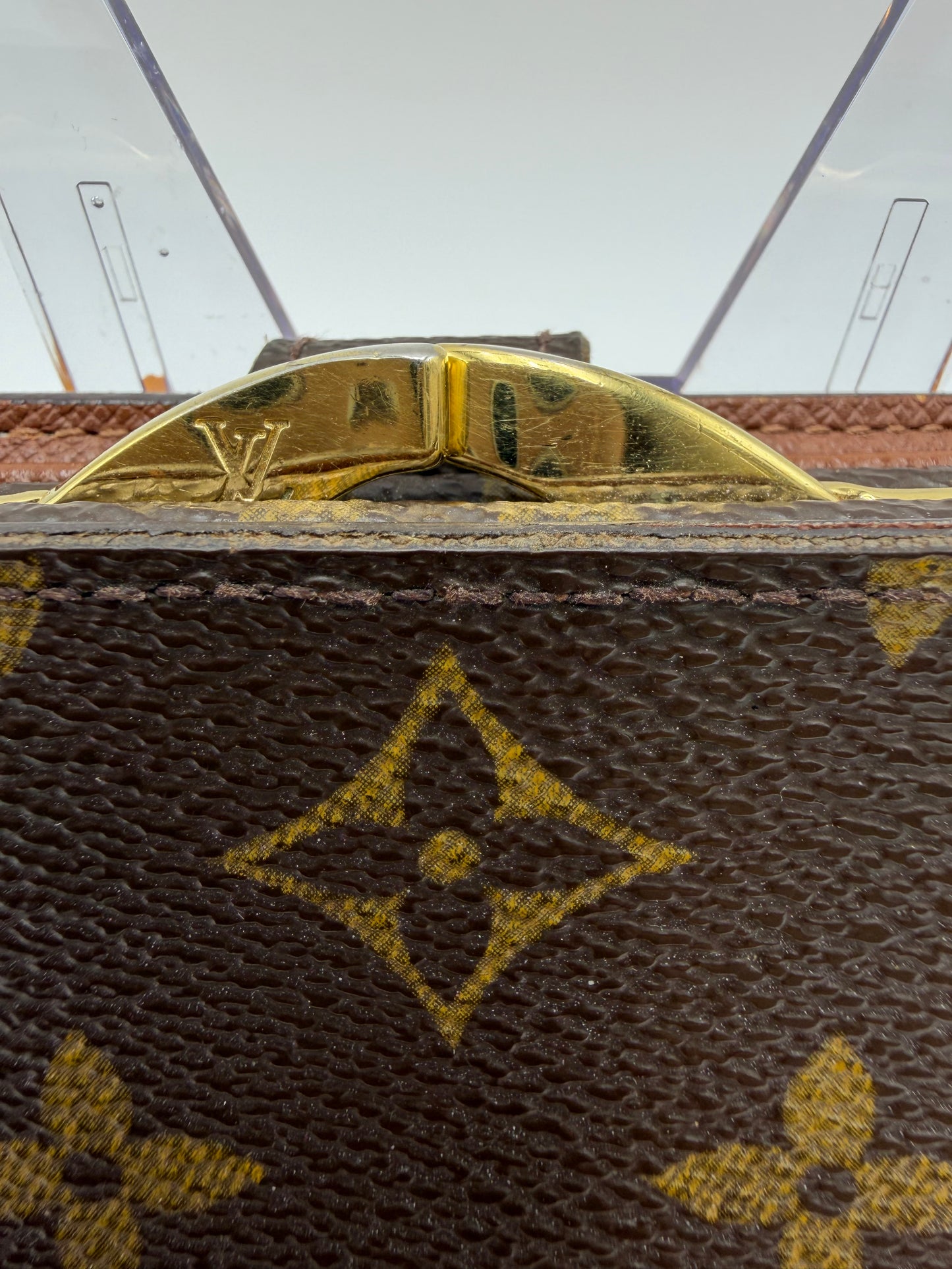 Louis Vuitton Monogram Kisslock Wallet