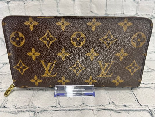 Louis Vuitton Zip Around Wallet