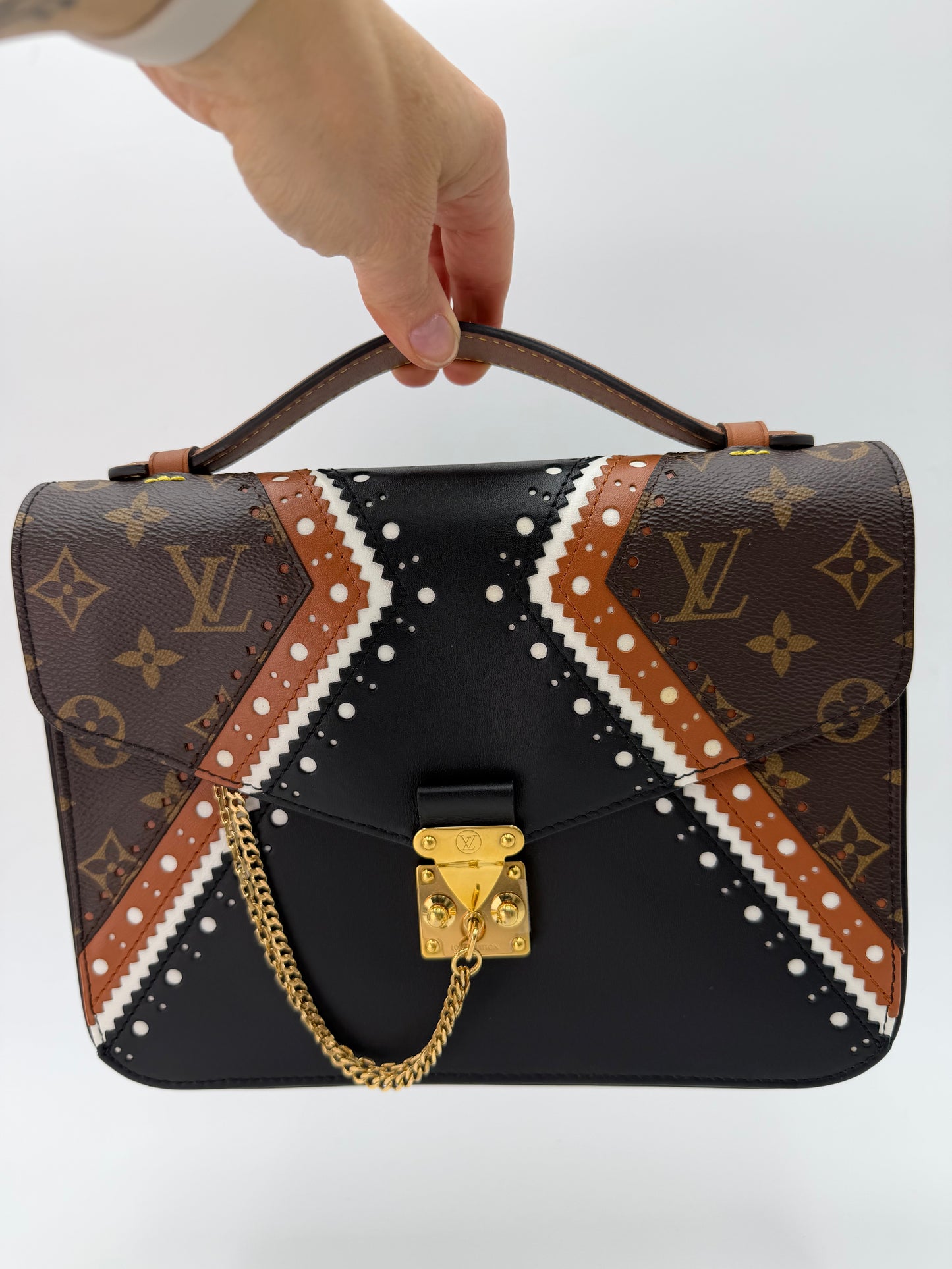 Louis Vuitton Pochette Métis Reverse Brogue