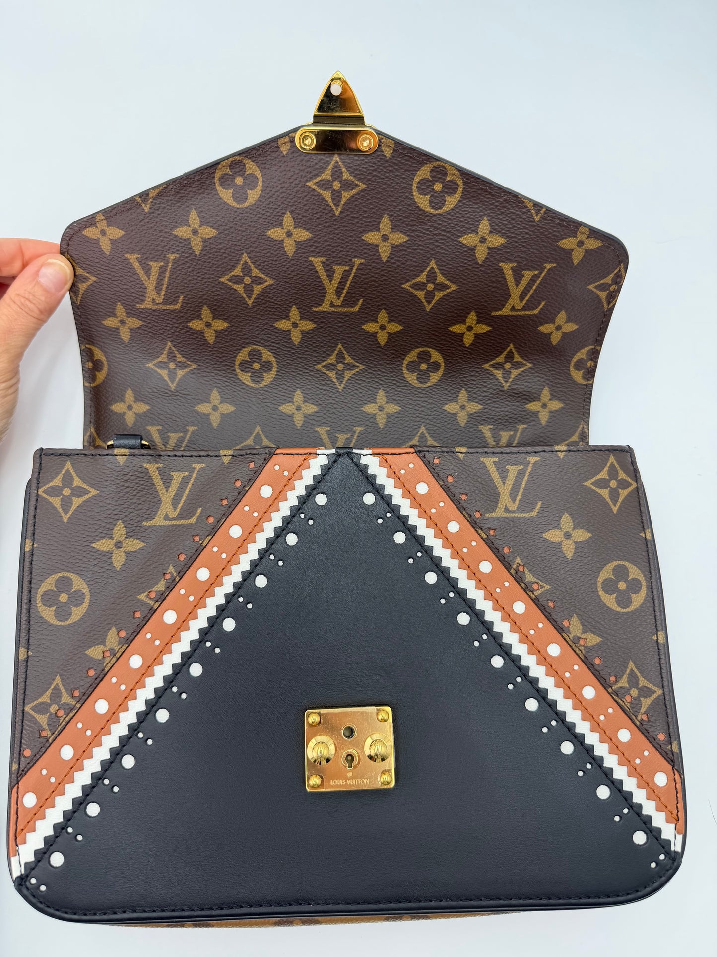 Louis Vuitton Pochette Métis Reverse Brogue